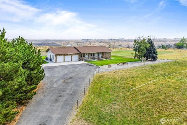 Property photo for 12687 Dodson Road Nw, Ephrata photo 2