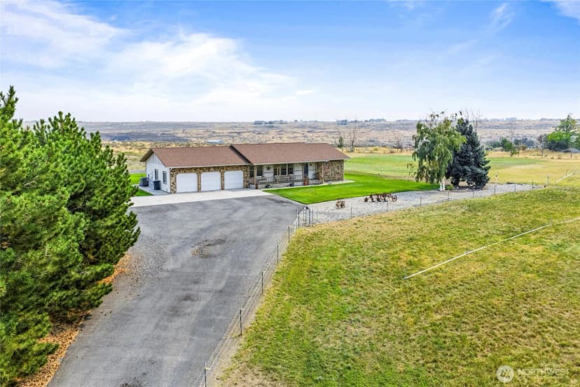 Property photo for 12687 Dodson Road Nw, Ephrata photo 2
