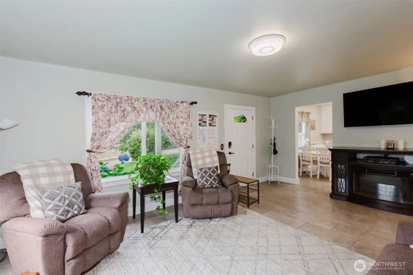 Property photo for 4898 E Collins Road, Port Orchard photo 8