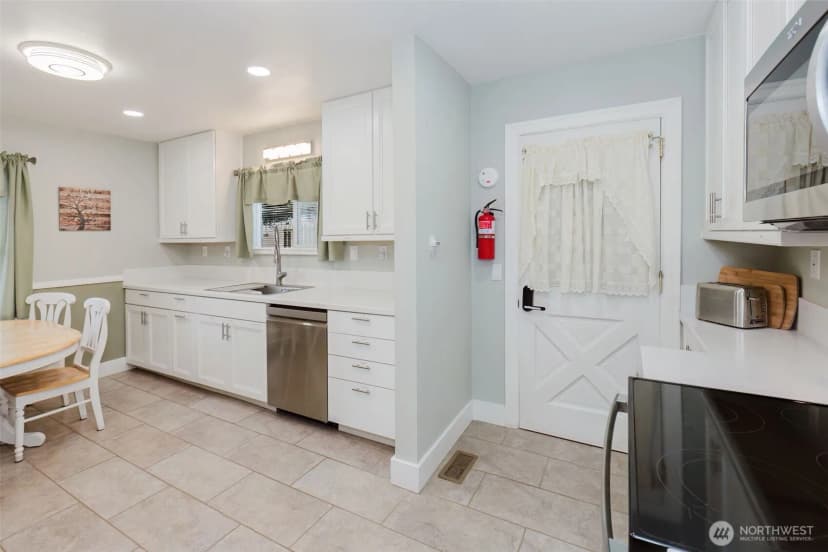 Property photo for 4898 E Collins Road, Port Orchard photo 11