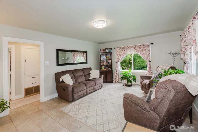 Property photo for 4898 E Collins Road, Port Orchard photo 6