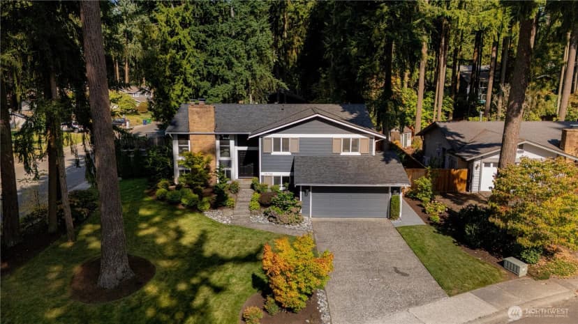 Property photo for 16704 Ne 102nd Place, Redmond photo 2
