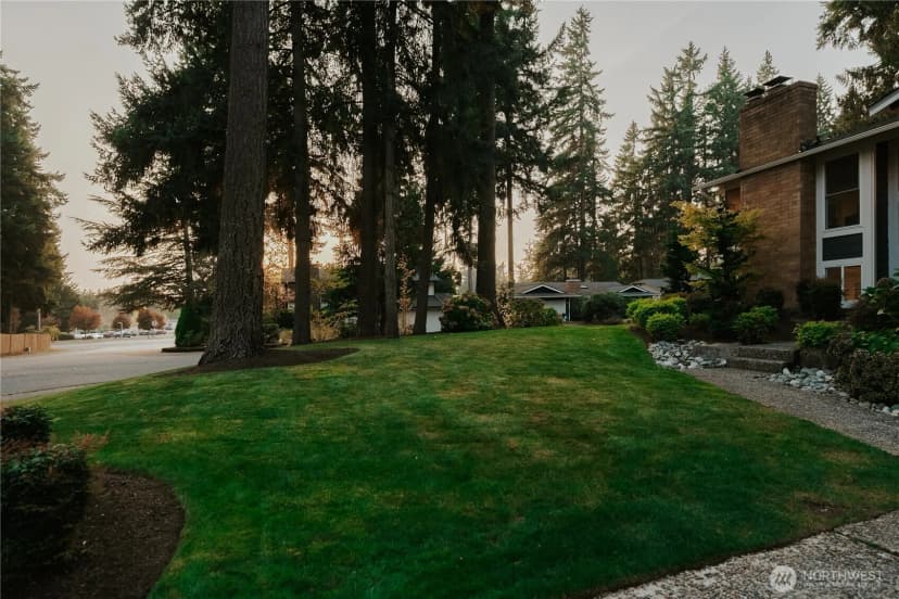 Property photo for 16704 Ne 102nd Place, Redmond photo 30