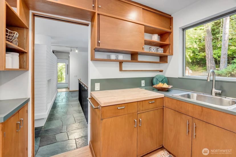 Property photo for 4230 W Mercer Way, Mercer Island photo 17