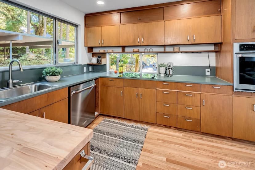 Property photo for 4230 W Mercer Way, Mercer Island photo 16