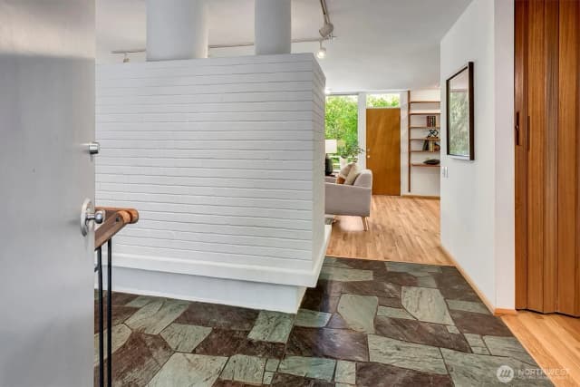 Property photo for 4230 W Mercer Way, Mercer Island photo 4