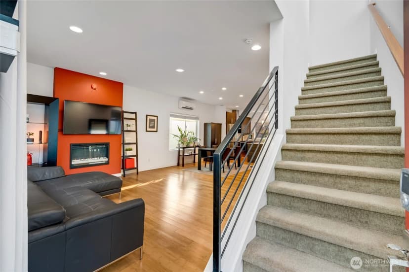 Property photo for 319 21st Avenue, Seattle photo 5