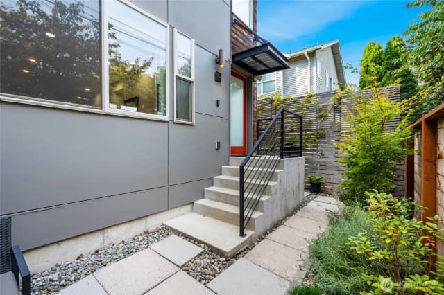 Property photo for 319 21st Avenue, Seattle photo 4