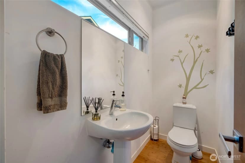Property photo for 319 21st Avenue, Seattle photo 16