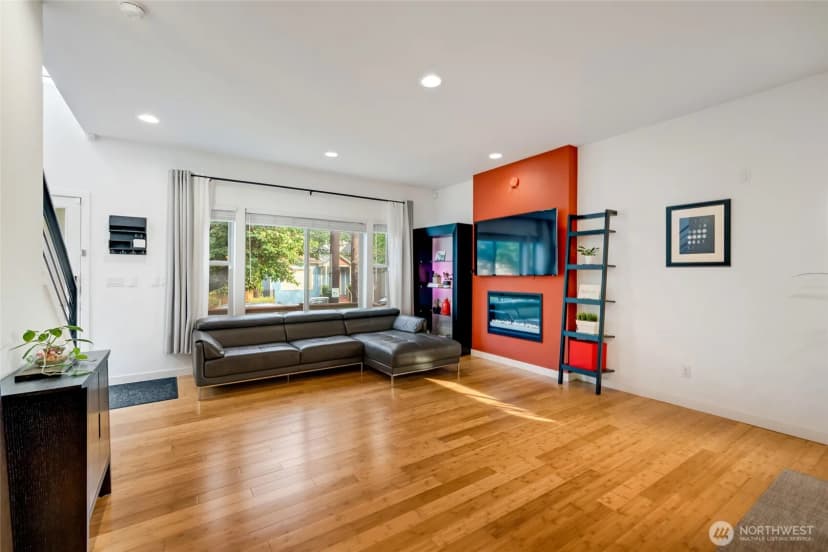Property photo for 319 21st Avenue, Seattle photo 9