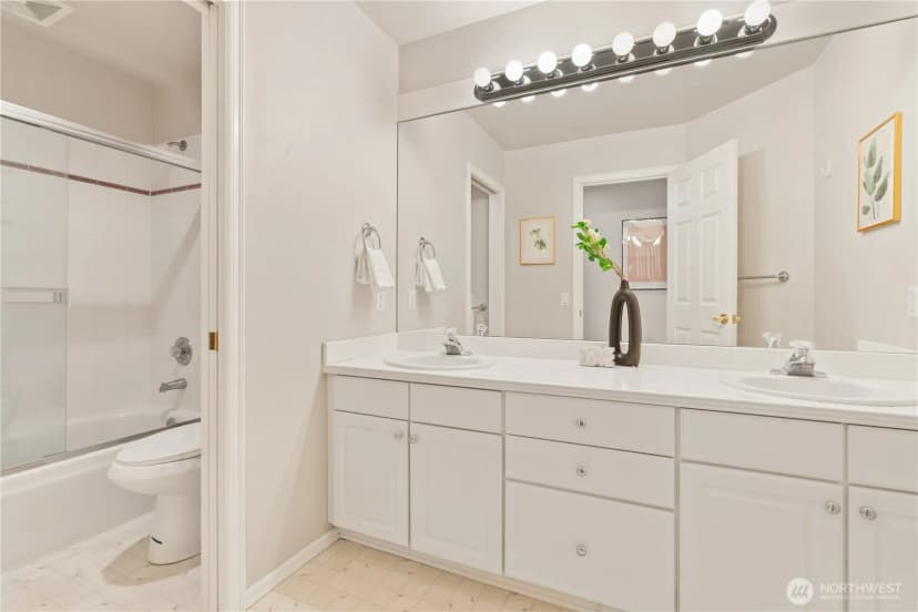 Property photo for 2615 E Beaver Lake Drive Se, Sammamish photo 24