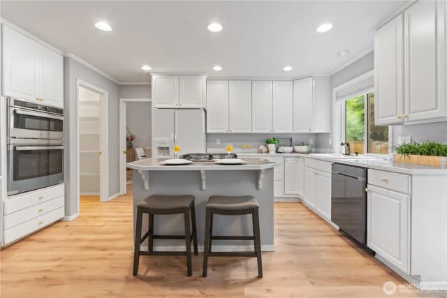 Property photo for 2615 E Beaver Lake Drive Se, Sammamish photo 4