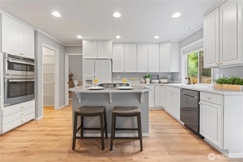 Property photo for 2615 E Beaver Lake Drive Se, Sammamish photo 4
