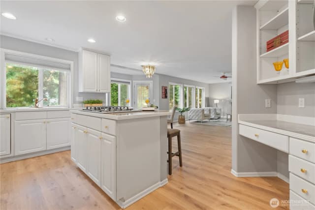 Property photo for 2615 E Beaver Lake Drive Se, Sammamish photo 3