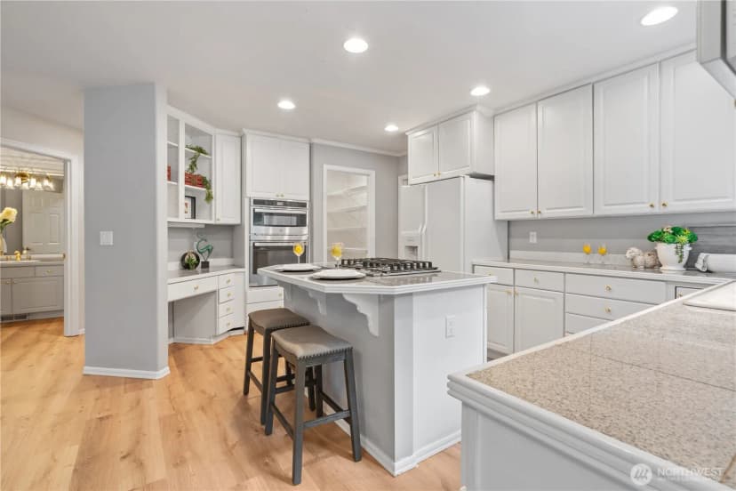 Property photo for 2615 E Beaver Lake Drive Se, Sammamish photo 6