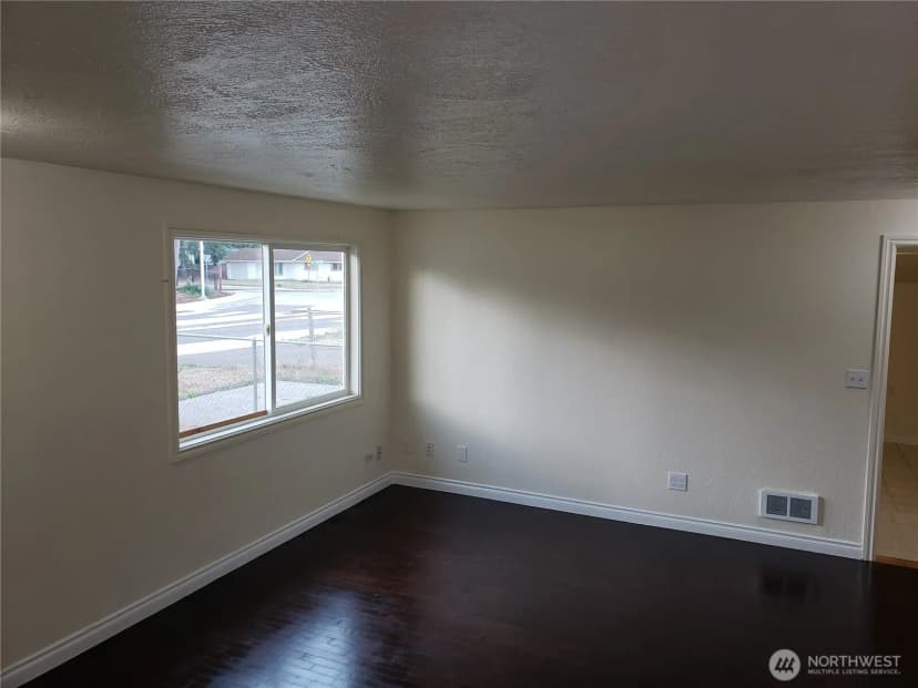 Property photo for 9501 Winona Street, Lakewood photo 7