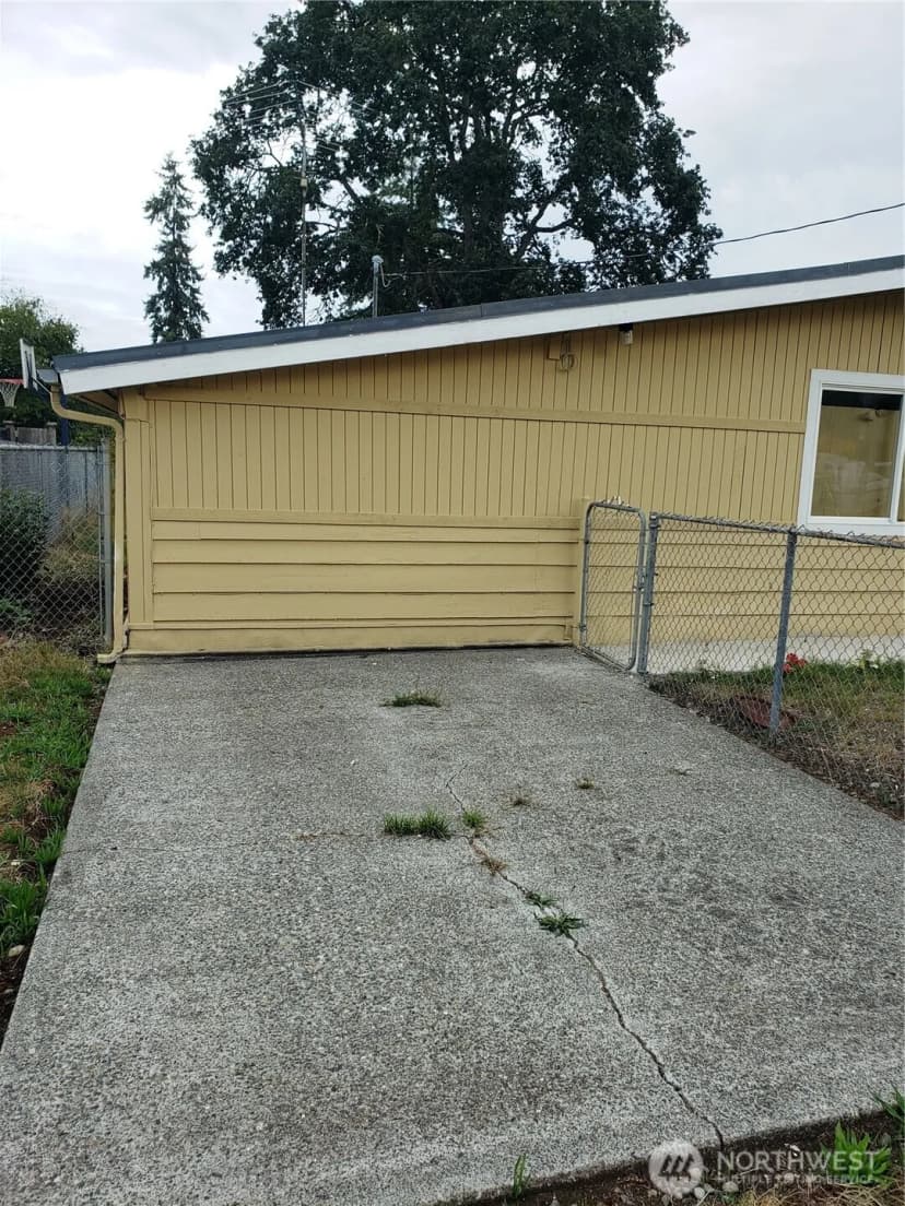Property photo for 9501 Winona Street, Lakewood photo 16