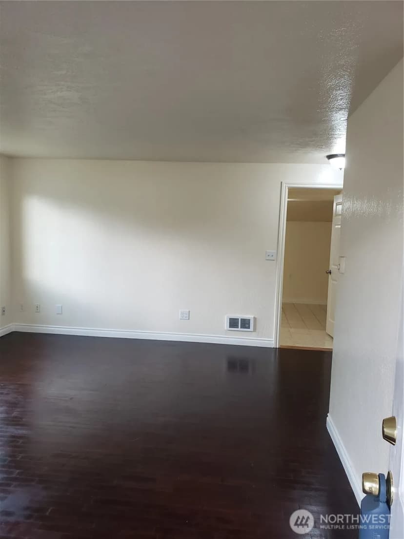 Property photo for 9501 Winona Street, Lakewood photo 5