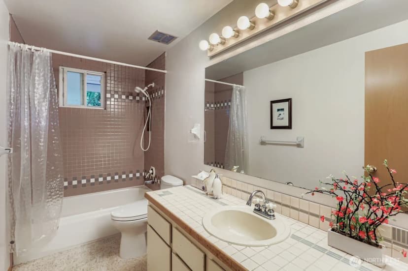 Property photo for 13018 Ne 134th Place, Kirkland photo 17
