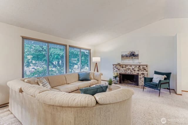 Property photo for 13018 Ne 134th Place, Kirkland photo 2