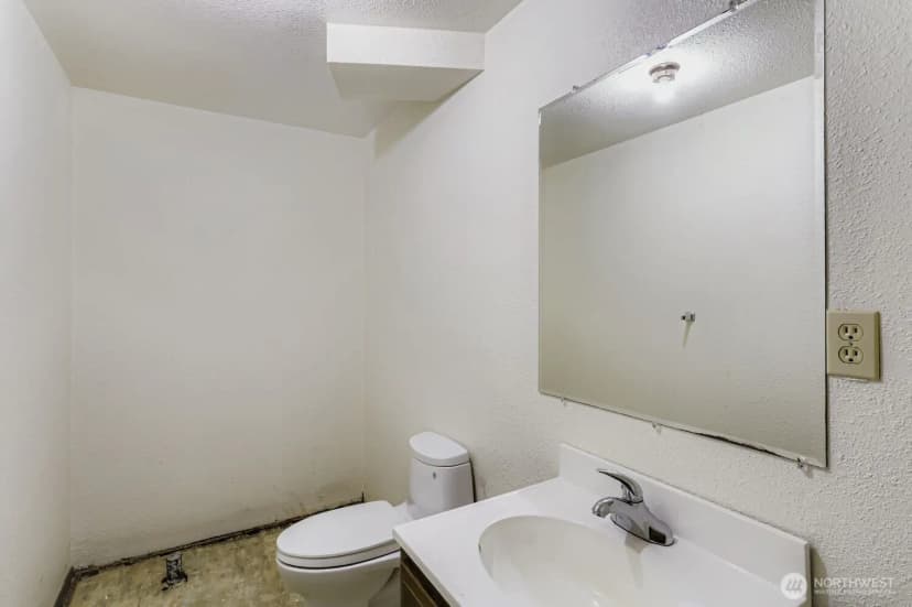 Property photo for 13018 Ne 134th Place, Kirkland photo 21