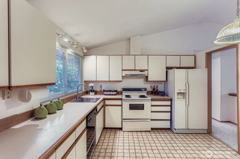 Property photo for 13018 Ne 134th Place, Kirkland photo 5