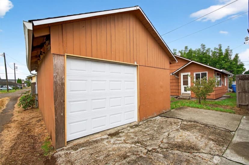 Property photo for 704 S 5th Avenue, Kelso photo 29