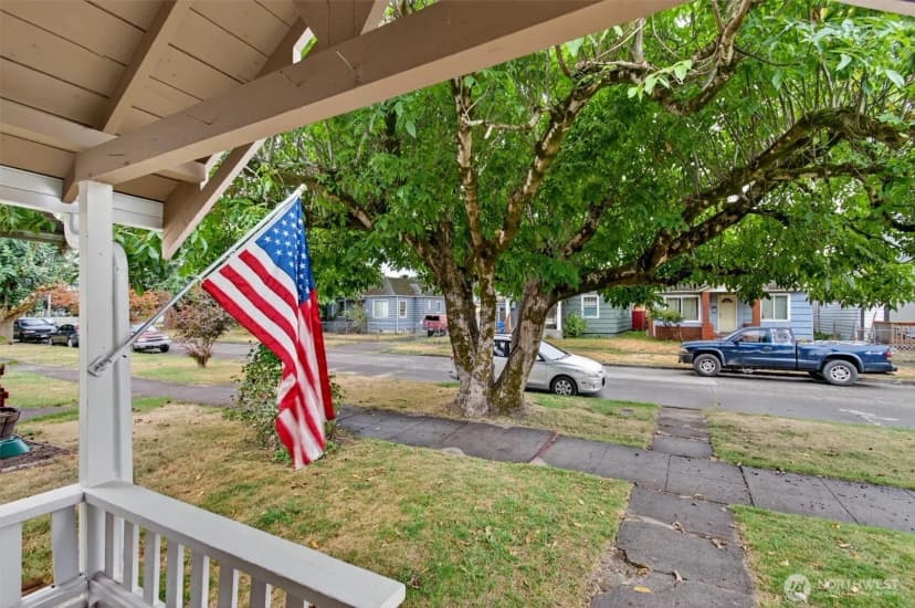 Property photo for 704 S 5th Avenue, Kelso photo 23