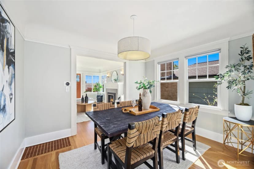 Property photo for 3421 Belvidere Avenue Sw, Seattle photo 9