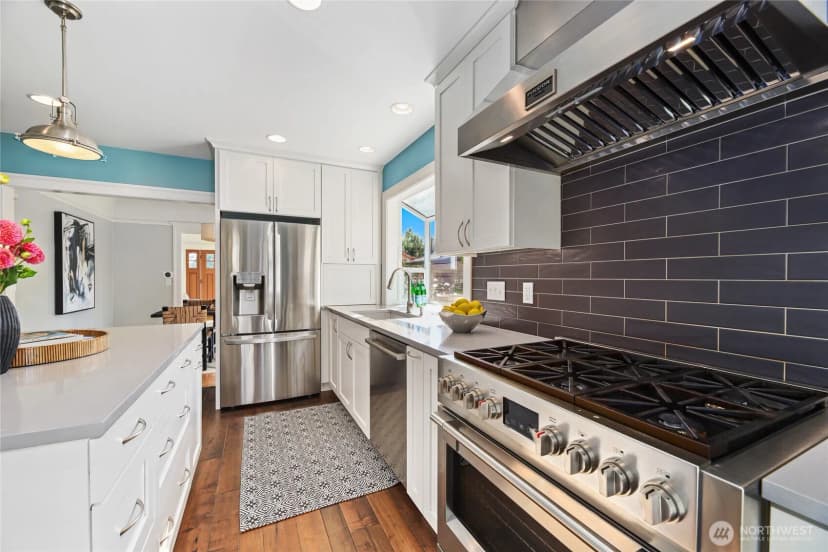 Property photo for 3421 Belvidere Avenue Sw, Seattle photo 12