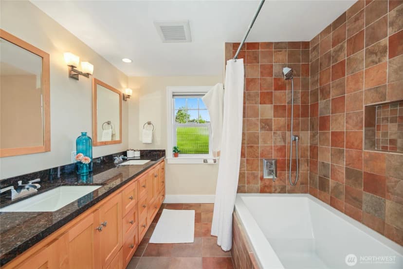 Property photo for 3421 Belvidere Avenue Sw, Seattle photo 23