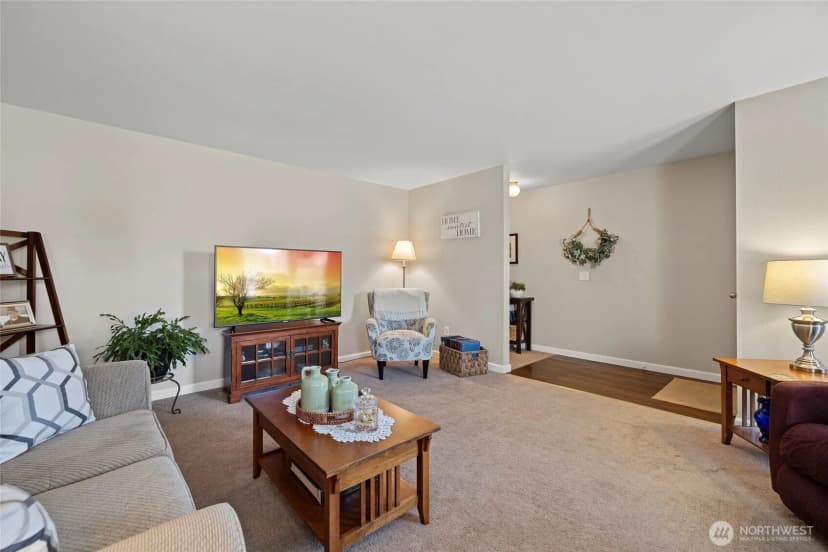 Property photo for 318 N 18th Place, Mount Vernon photo 8