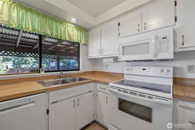 Property photo for 318 N 18th Place, Mount Vernon photo 10
