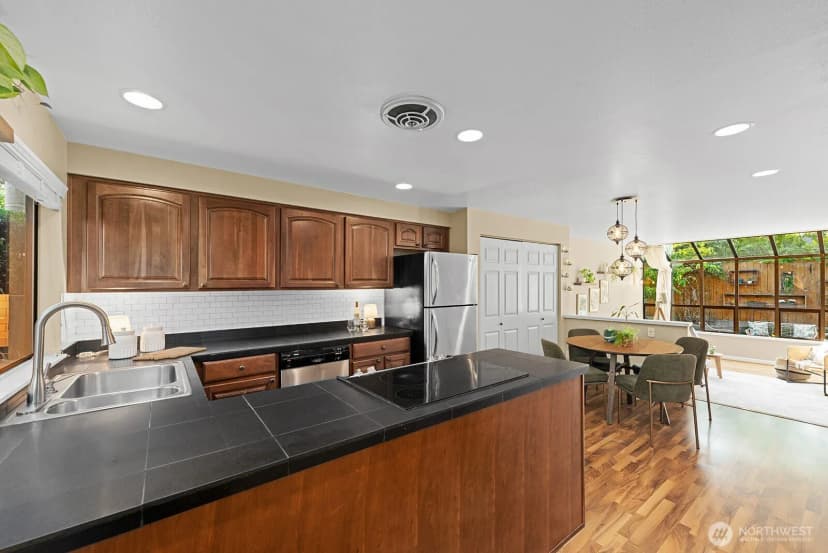 Property photo for 5932 Fauntleroy Way Sw #4, Seattle photo 16