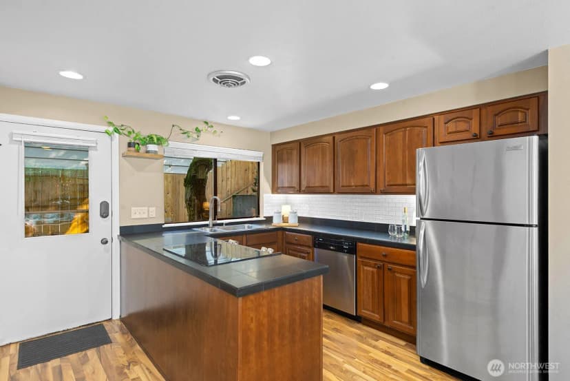 Property photo for 5932 Fauntleroy Way Sw #4, Seattle photo 15
