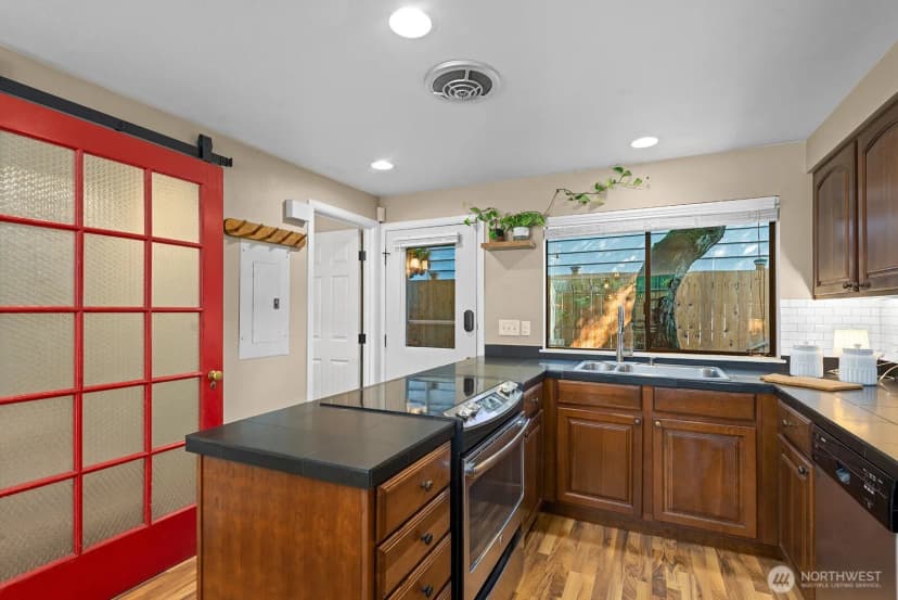 Property photo for 5932 Fauntleroy Way Sw #4, Seattle photo 13