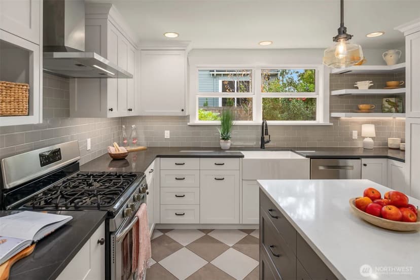Property photo for 2311 45th Avenue Sw, Seattle photo 11
