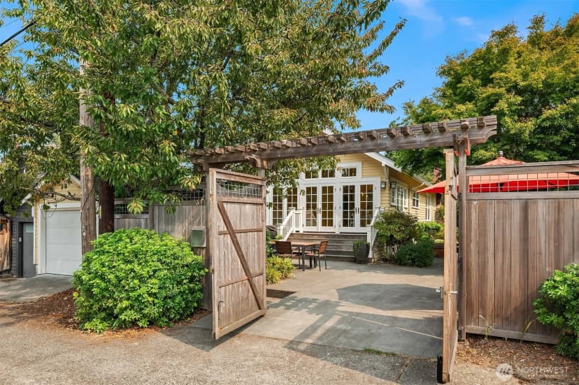 Property photo for 2311 45th Avenue Sw, Seattle photo 39