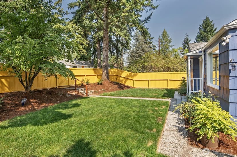 Property photo for 14330 24th Place Ne, Seattle photo 5