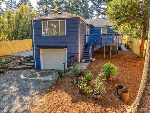 Property photo for 14330 24th Place Ne, Seattle photo 4