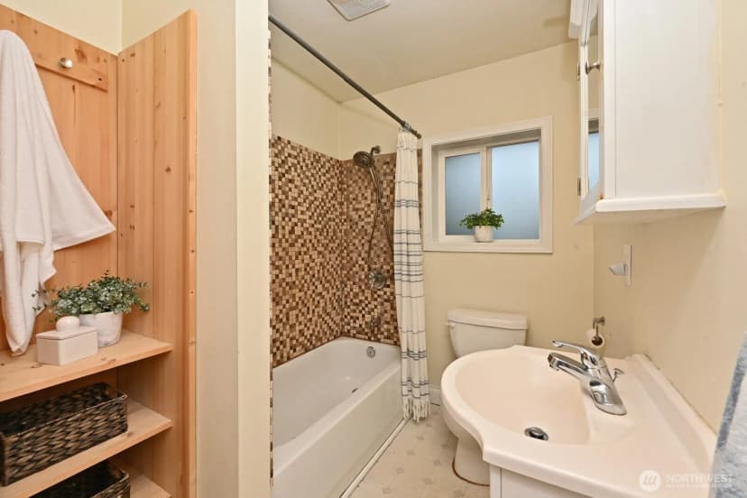 Property photo for 4400 S Webster Street, Seattle photo 17