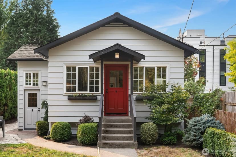 Property photo for 6723 Flora Avenue S, Seattle photo 2