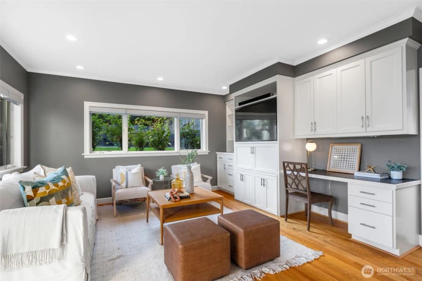 Property photo for 1015 5th Avenue W, Seattle photo 13
