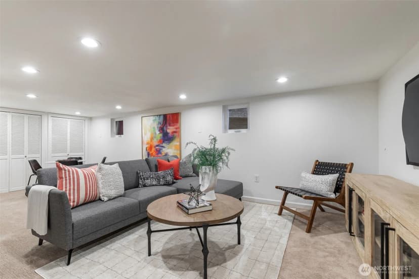 Property photo for 1015 5th Avenue W, Seattle photo 28