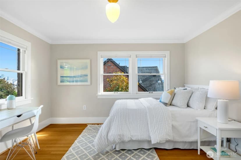 Property photo for 1015 5th Avenue W, Seattle photo 24