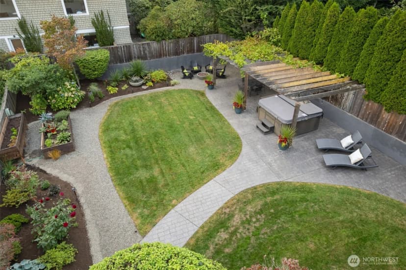 Property photo for 1015 5th Avenue W, Seattle photo 34