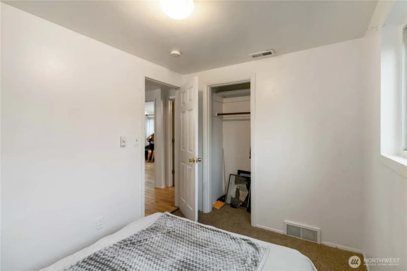 Property photo for 13794 34th Avenue S, Tukwila photo 10