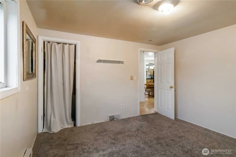 Property photo for 13794 34th Avenue S, Tukwila photo 11