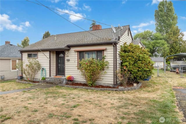 Property photo for 13794 34th Avenue S, Tukwila photo 2