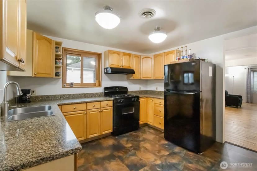 Property photo for 13794 34th Avenue S, Tukwila photo 7